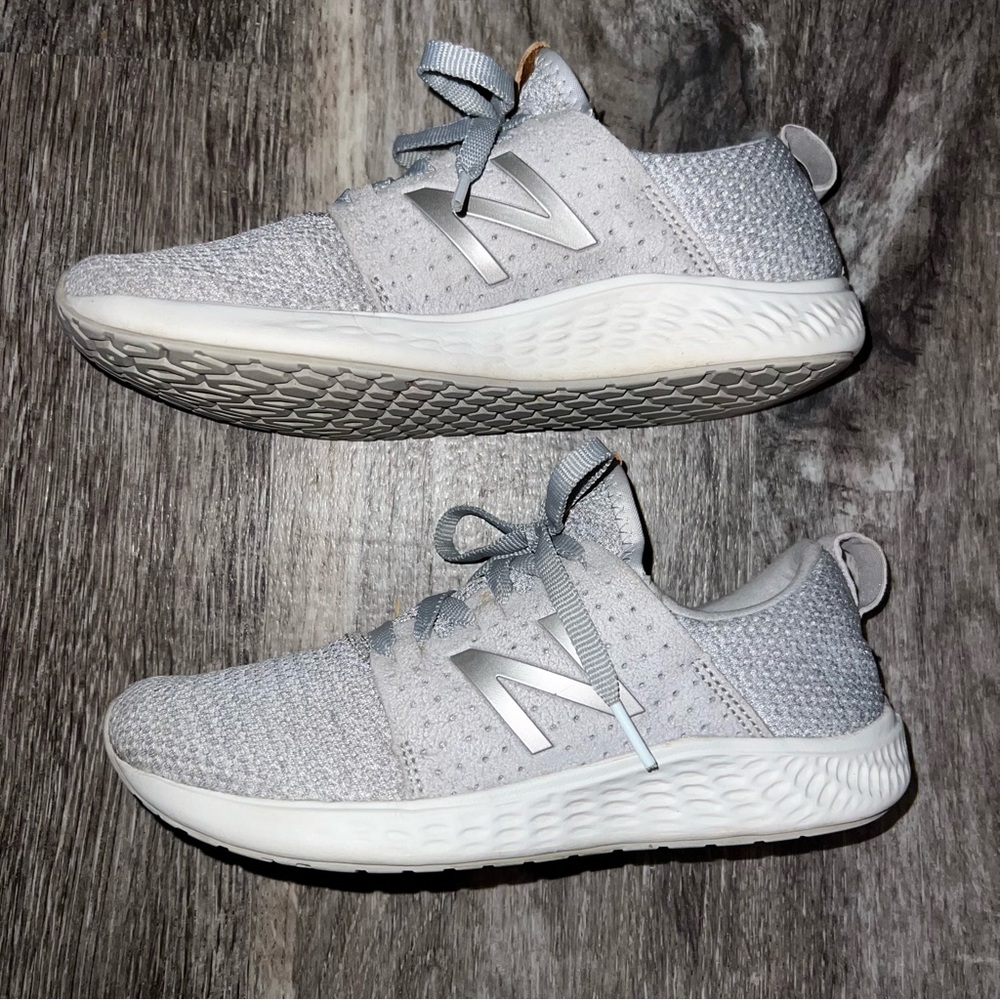 New Balance tennis shoes